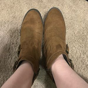 Never worn Kenneth Cole booties